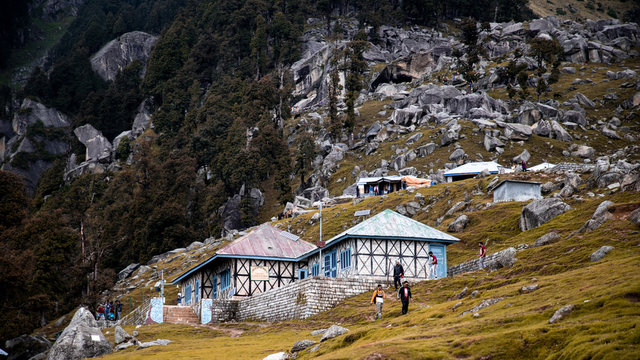 Triund trek, a popular hiking place to visit near Dharamshala with panoramic mountain views.