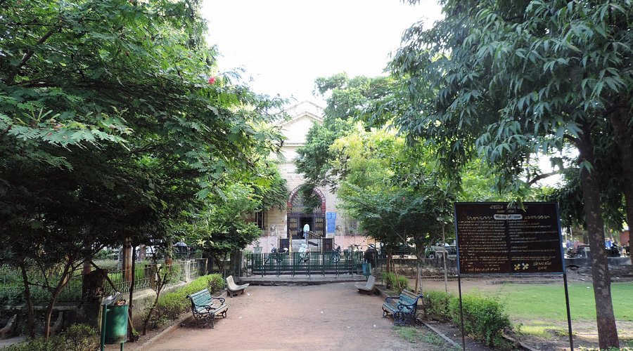 Jubilee Garden, a historic colonial park and serene place to visit in Rajkot.