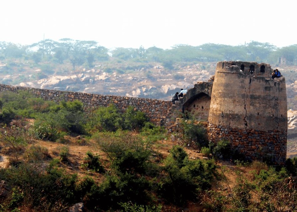 This is a quiet place nearby