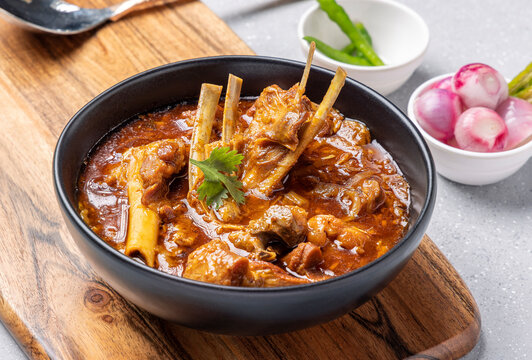 Bundeli Gosht Korma, a rich meat curry from the region.