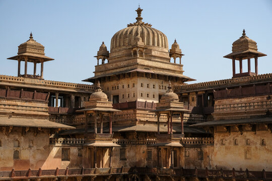 Jahangir Mahal within Orchha Fort, a beautiful blend of Mughal and Rajput styles, a regal place to visit near Jhansi.