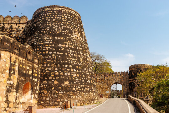 Jhansi Fort (Jhansi ka Qila), the majestic symbol of Rani Lakshmibai's legacy in Jhansi.