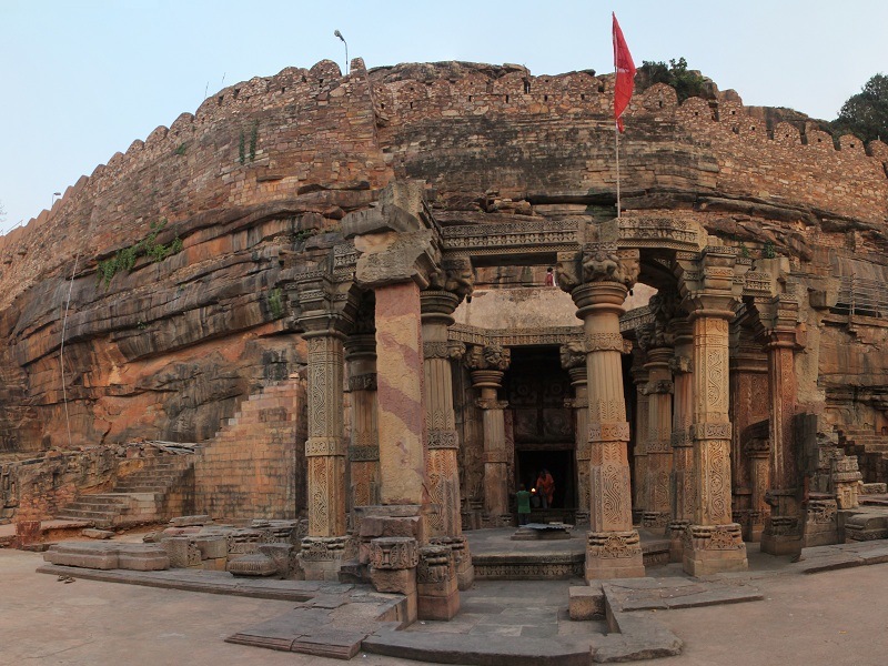 The formidable hill fortress of Kalinjar on the Bundelkhand plateau.