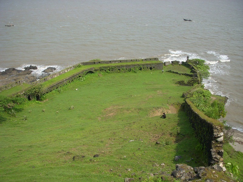 Korlai Fort with its lighthouse, a scenic coastal place to visit near Alibag.