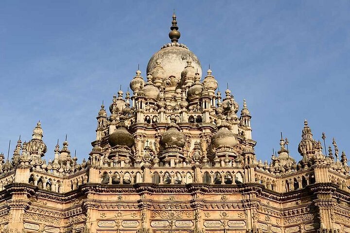 A detailed view of the latticework on Mahabat Maqbara in Junagadh.