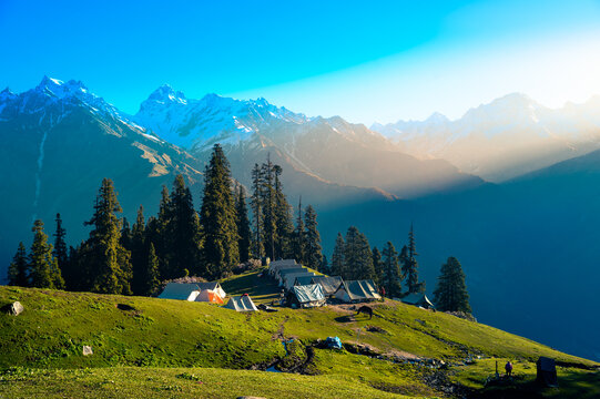 Parvati Valley near Kasol, a breathtaking Himalayan destination and top place to visit in Himachal Pradesh.