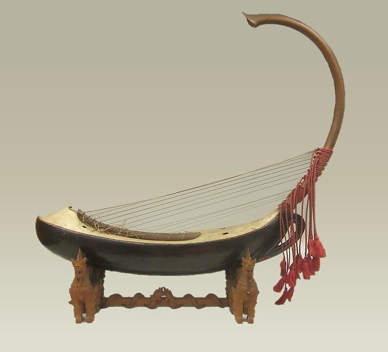 Saang folk theater artists in Panipat performing dramatic stories with songs and dialogues.