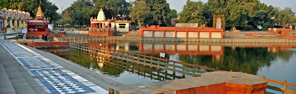 sannihit sarovar sacred tank for ancestor rituals in kurukshetra