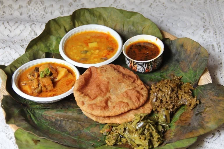 Babru, Himachali black gram stuffed fried bread
