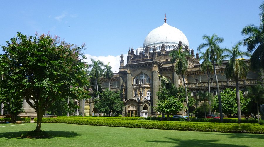 The museum displaying Maratha artifacts is among the educational places to visit in Satara.