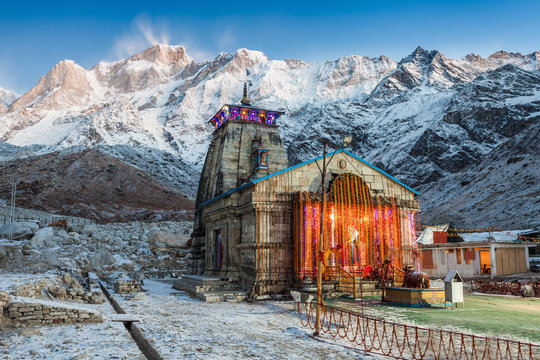 The majestic Kedarnath Temple against snowy peaks, accessible via trek from Rudraprayag.