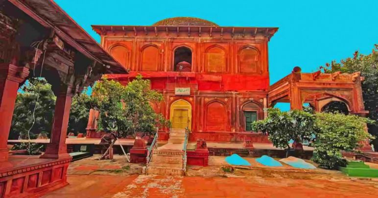 Historic town with old Jain temples and traditional brass utensil markets.