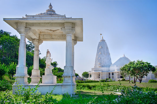 The exquisite Laxminarayan Temple featuring a unique blend of temple and fort architecture in Orchha.