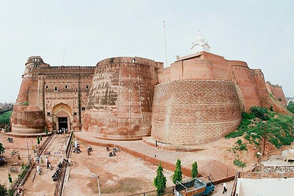 historic malout fort military cantonment punjab