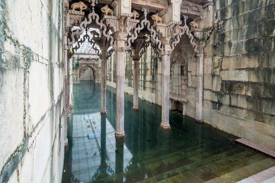 raniji ki baori bundi stepwell intricate carvings