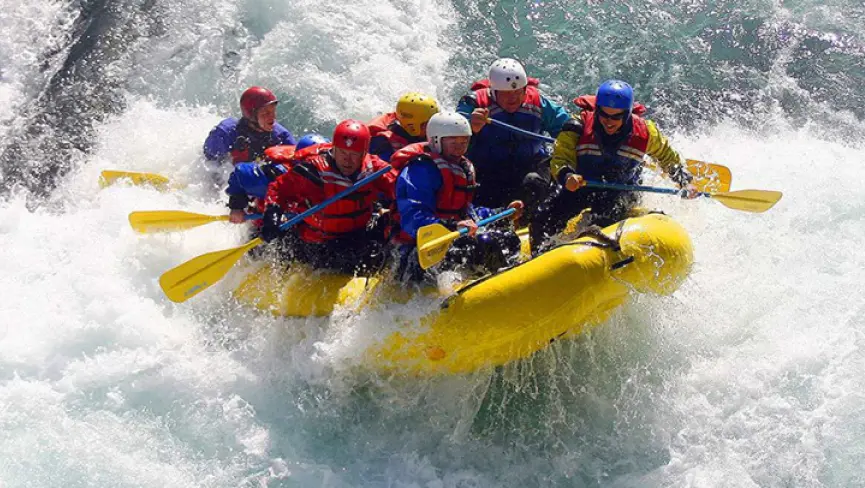 River rafting adventure on Beas River in Kullu Valley