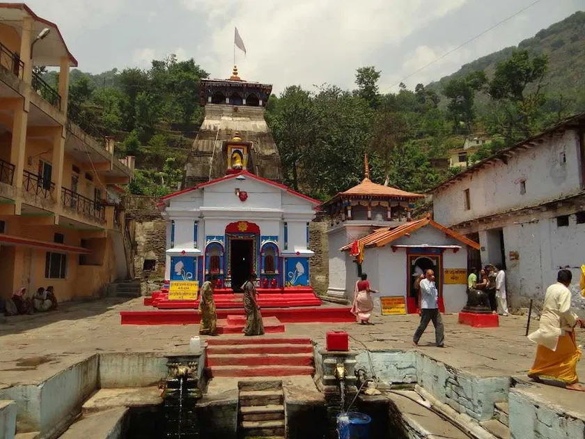 The temple town of Ukhimath, winter seat of Kedarnath and gateway to Chopta.
