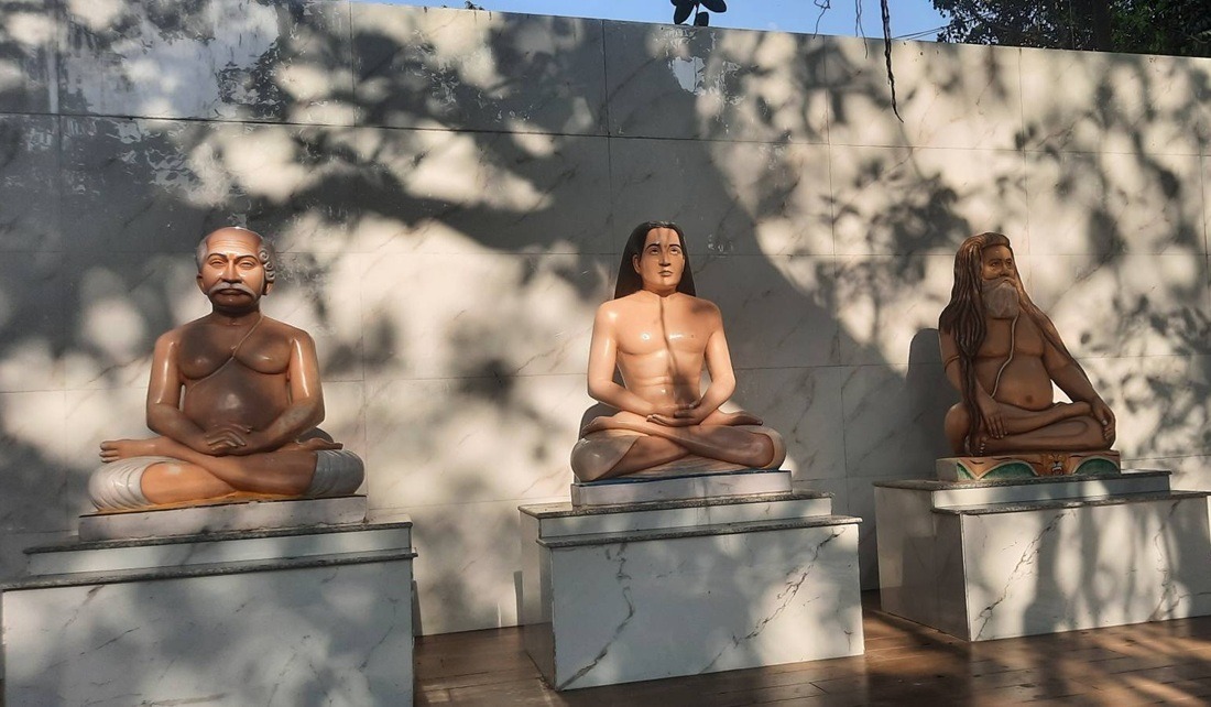 A peaceful ashram near Keoladeo National Park offering meditation spaces and simple accommodation for spiritual seekers.