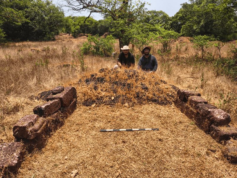Brick Laterite Wall Structure, Narayangad