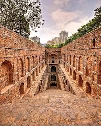 Symmetrical steps of Agrasen Ki Baoli