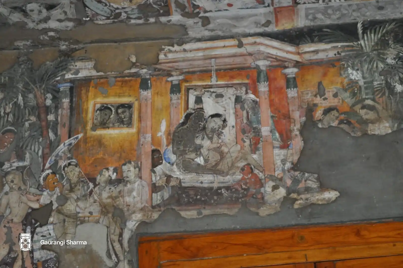 Classical love discussion scene in ajanta cave