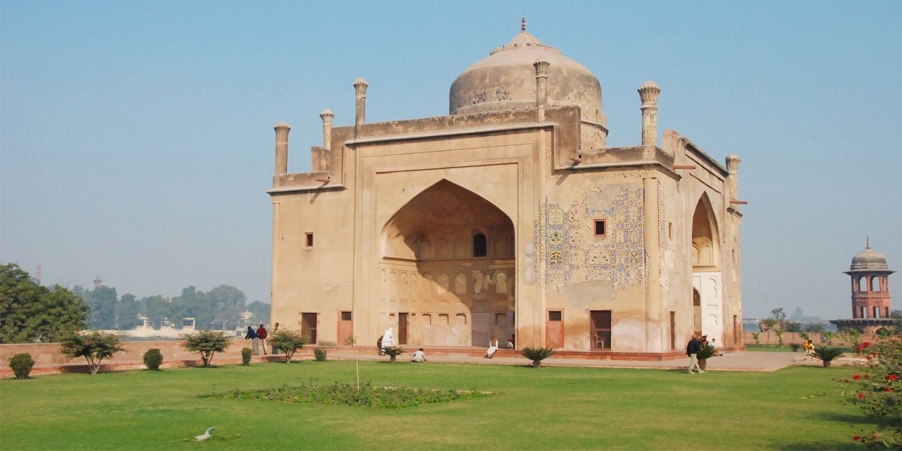 Chini Ka Rauza , agra