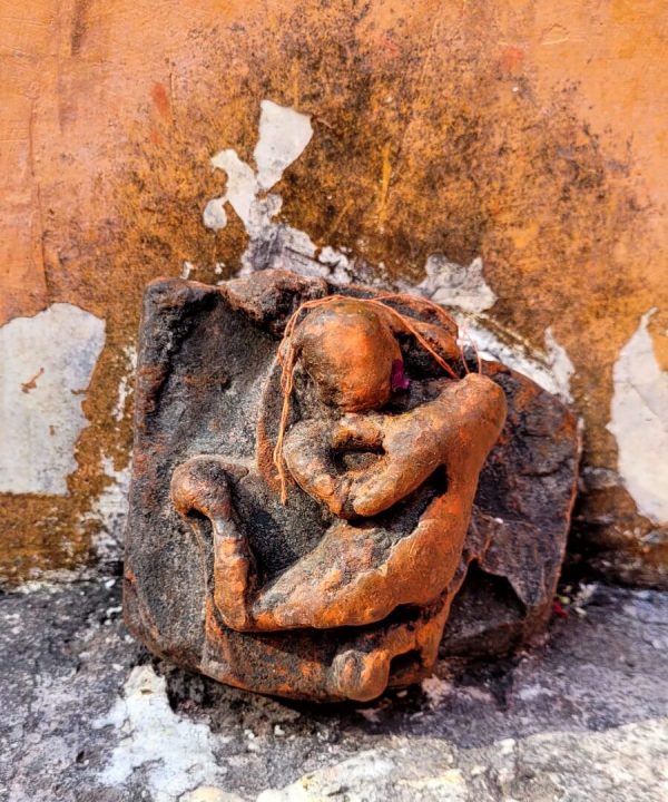 idol appears to be a small part of a larger piece, resembling a Yakshini ,